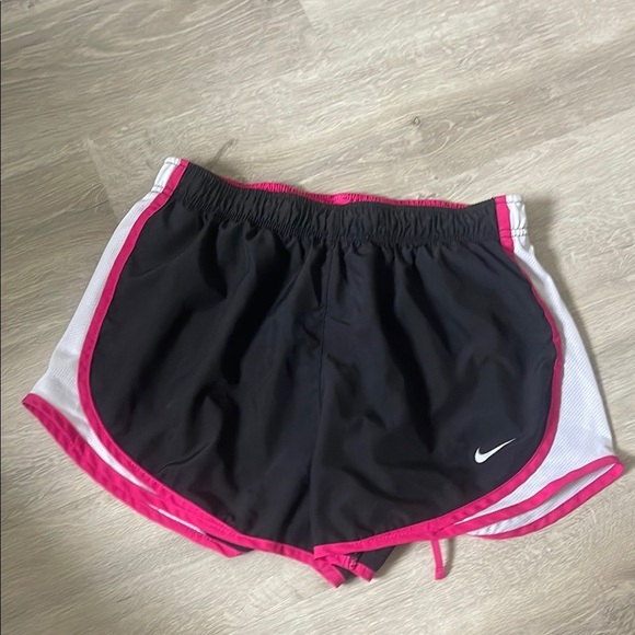 Nike Women's Black and Pink Running Shorts - Picture 2 of 5